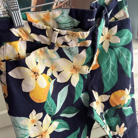 Old Navy Pixie Pants Jeans Chic Lemon Print Size 10 Stretch Skinny - Picture 12 of 16
